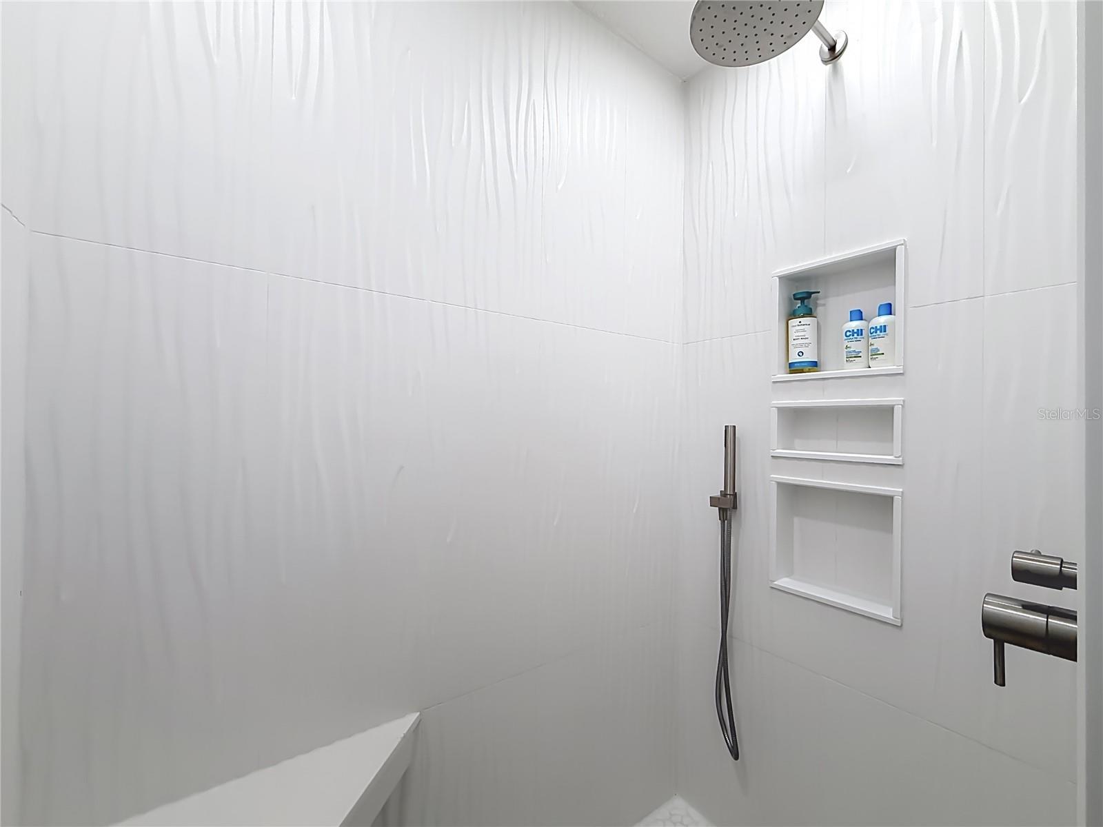 PARADISE POINT VILLAS CONDO - Residential