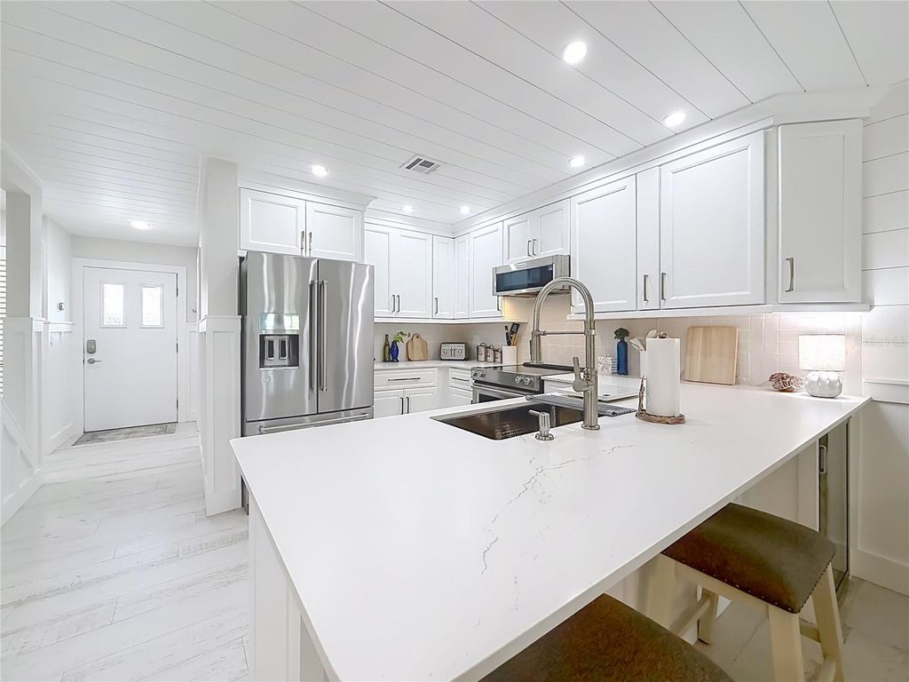 Photo of 1637 SE Paradise Circle #602, Crystal River, FL 34429 (MLS # OM723174)