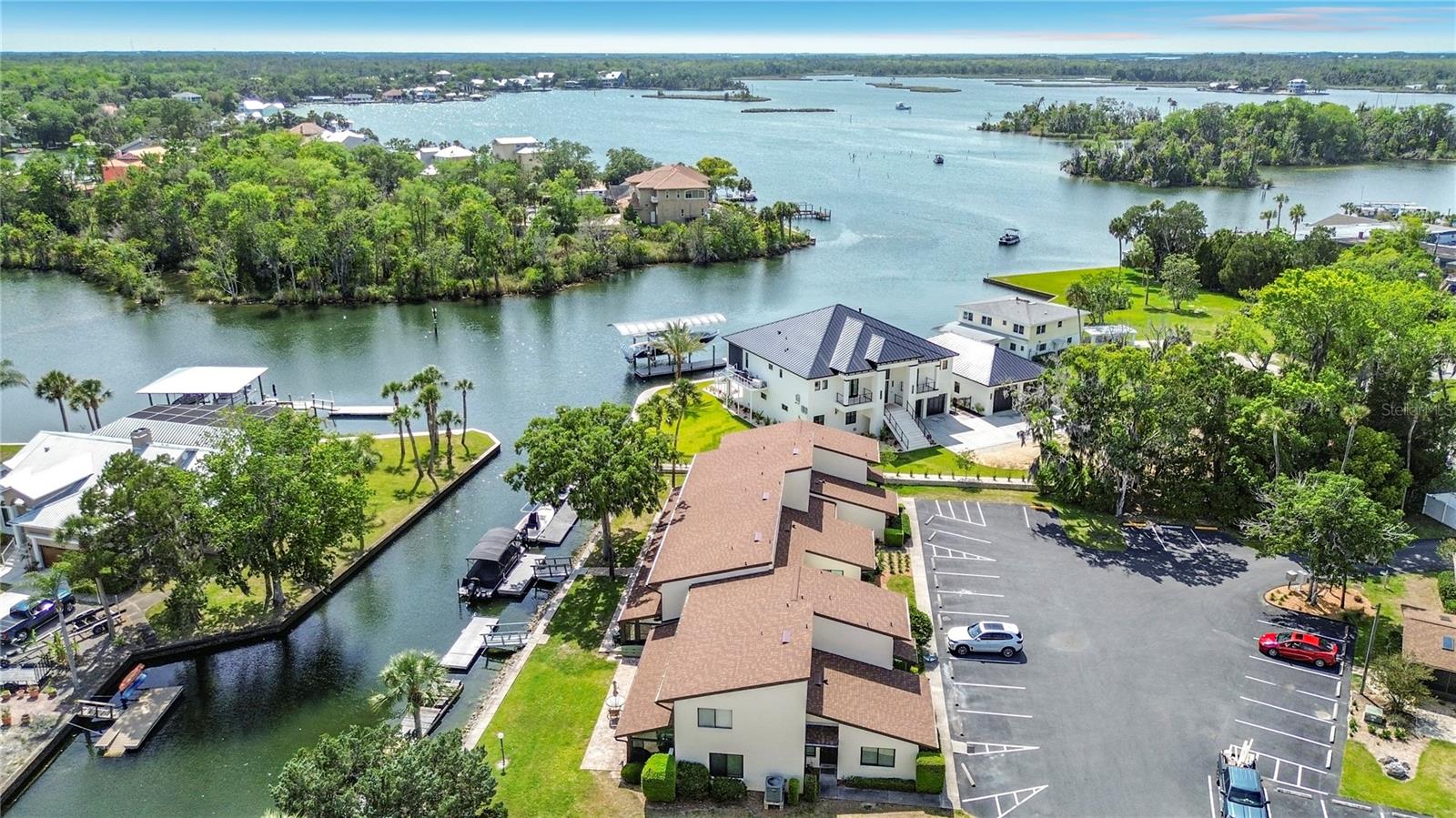 PARADISE POINT VILLAS CONDO - Residential