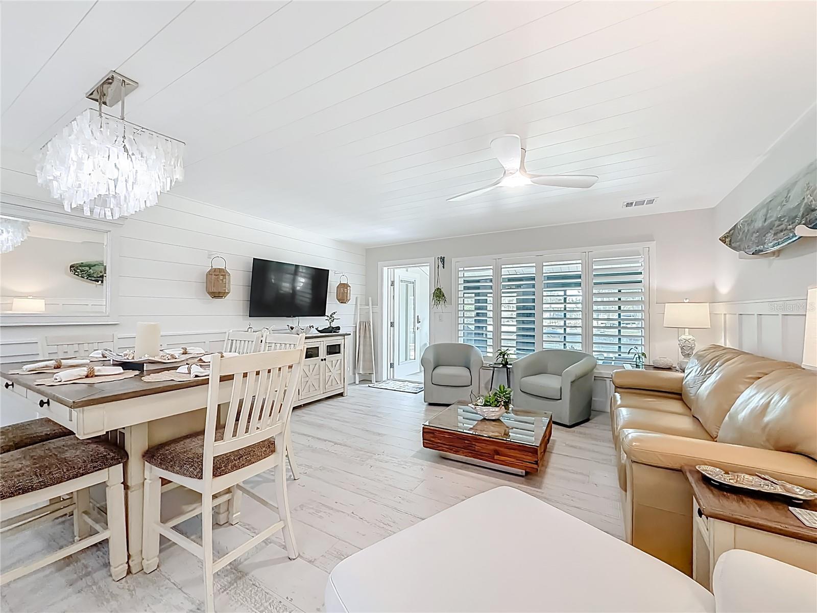 PARADISE POINT VILLAS CONDO - Residential