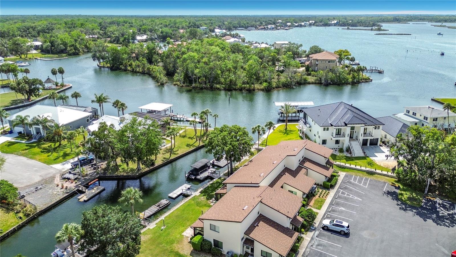 PARADISE POINT VILLAS CONDO - Residential