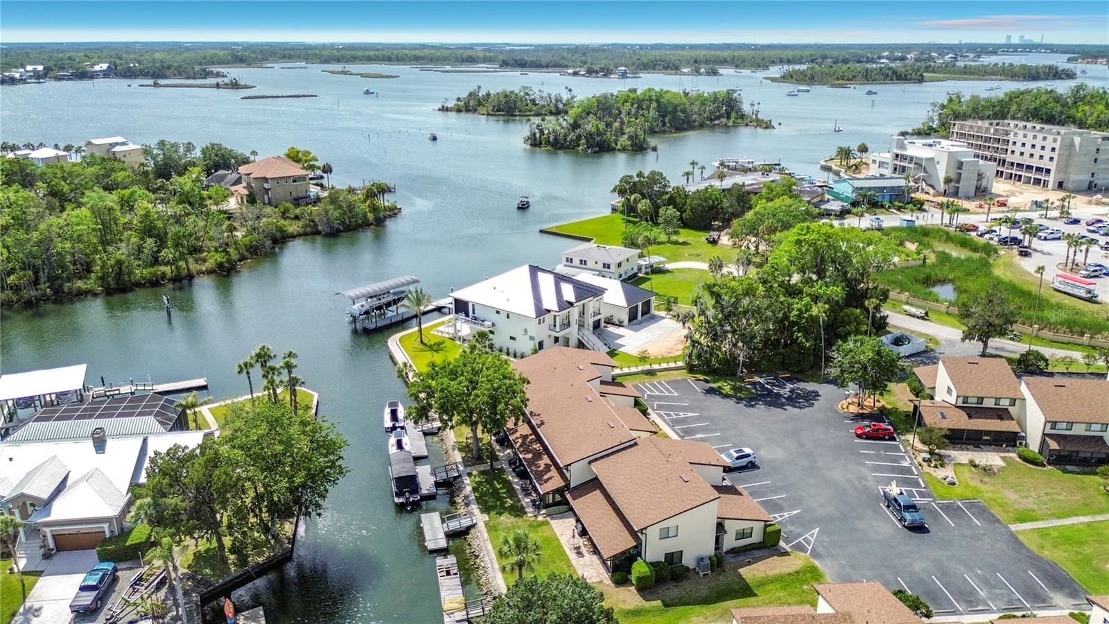 PARADISE POINT VILLAS CONDO - Residential