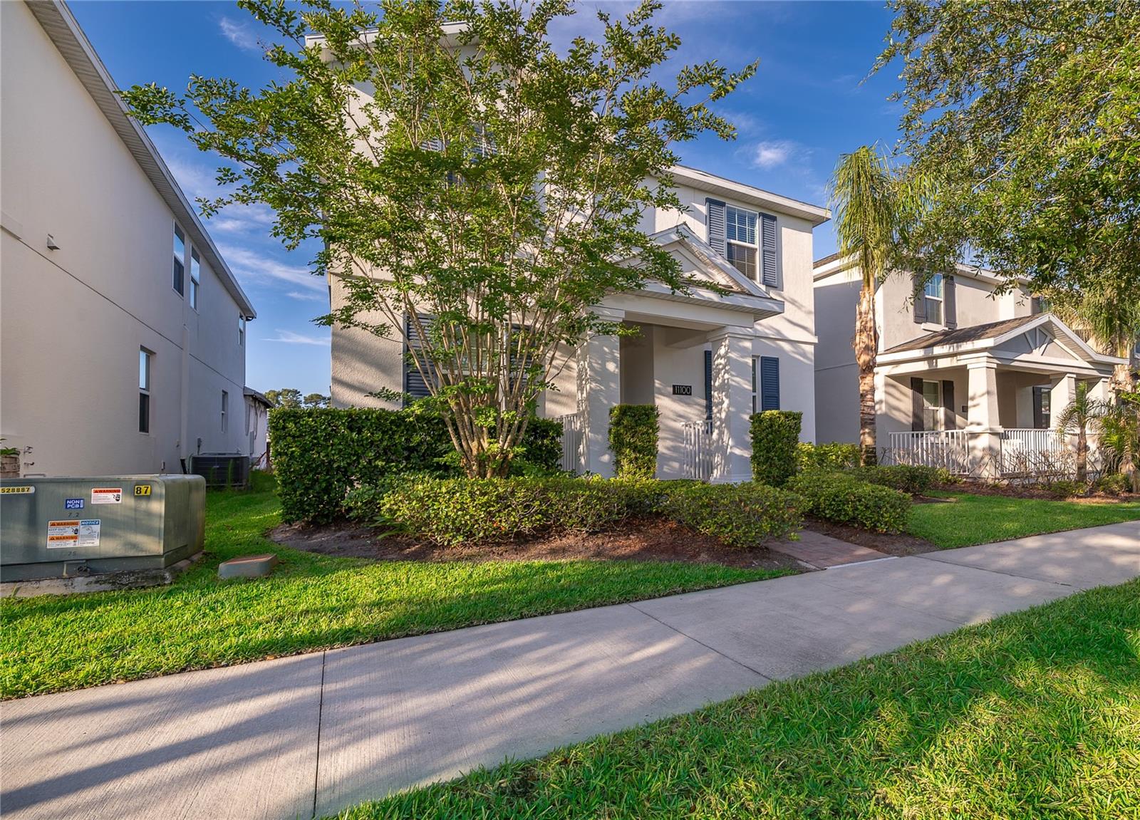 11100 LONGLEAF WOODS DRIVE