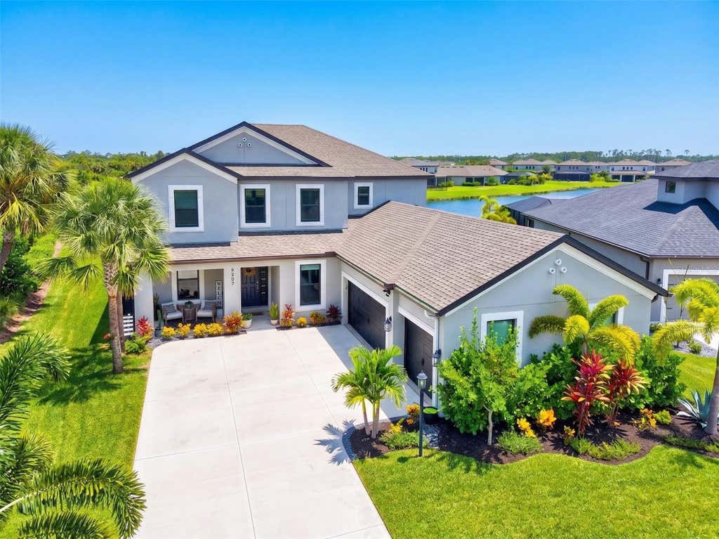 Photo of 9297 Tequila Sunrise Drive, Sarasota, FL 34241 (MLS # A4703754)