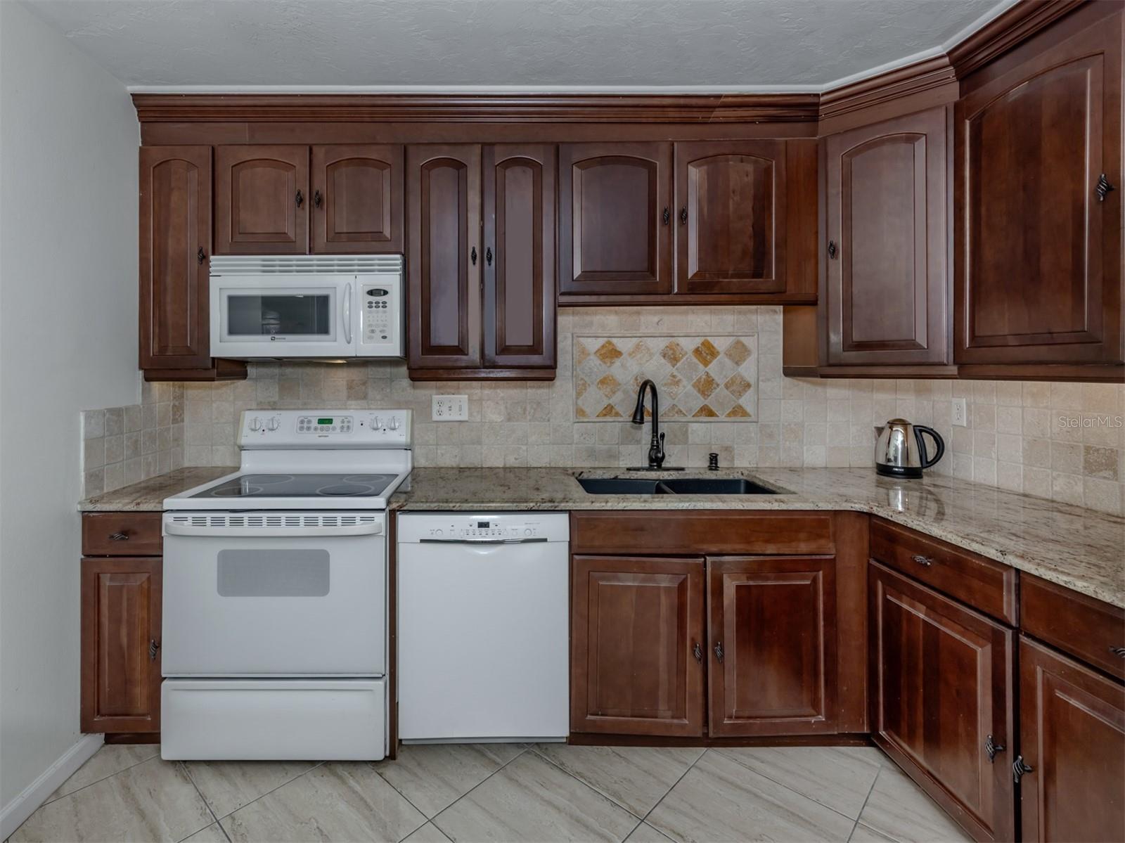 VENEZIA PARK SEC OF VENICE - Residential