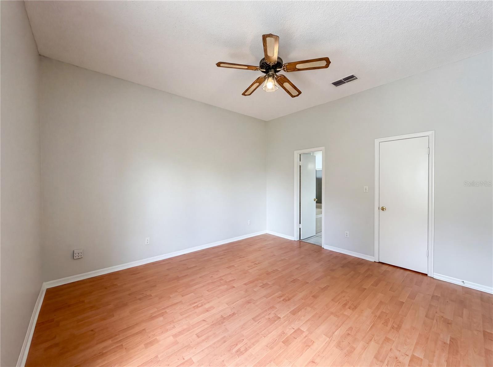 5263 CLARION OAKS DRIVE