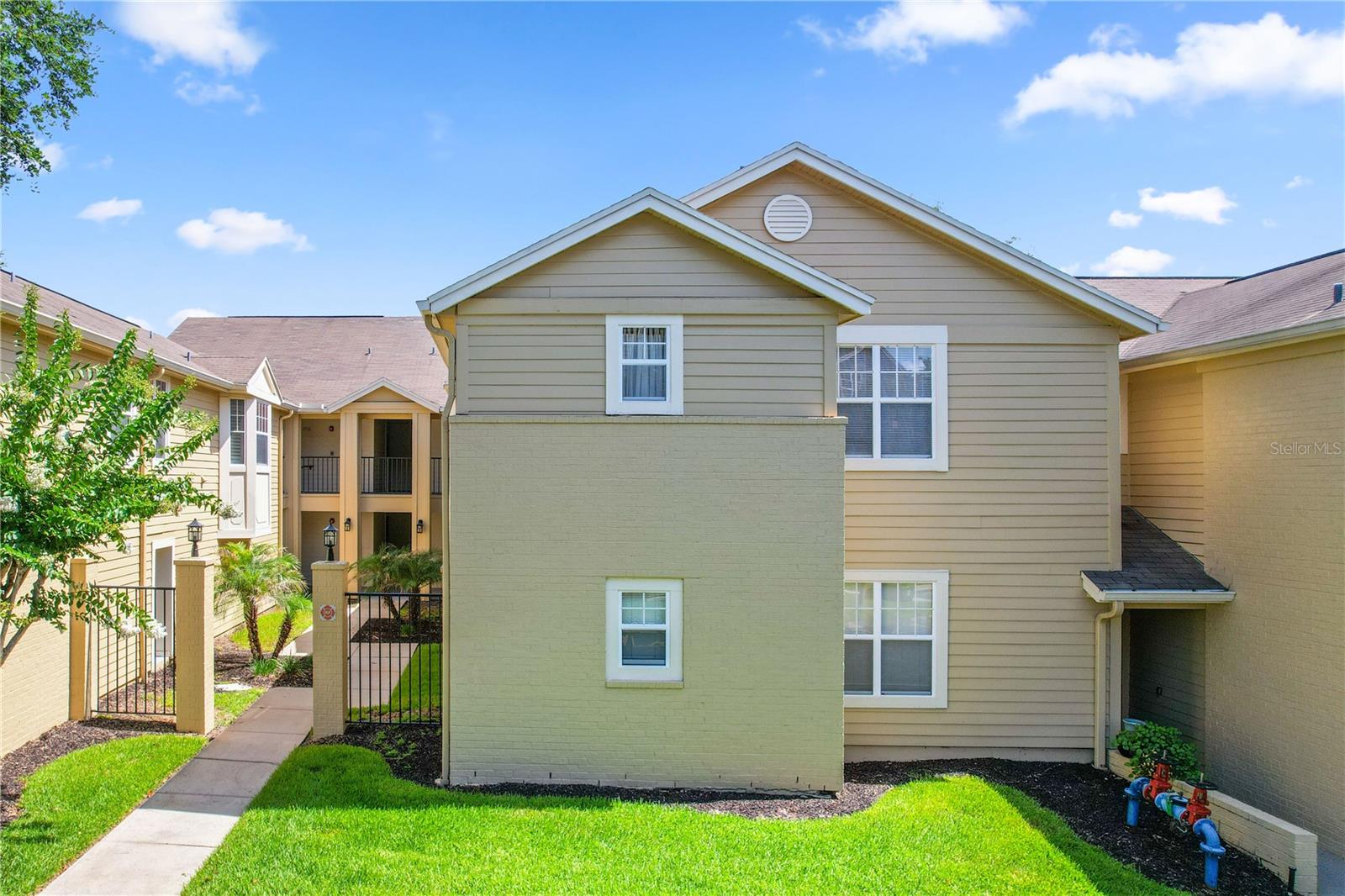425 SUMMIT RIDGE PLACE 211