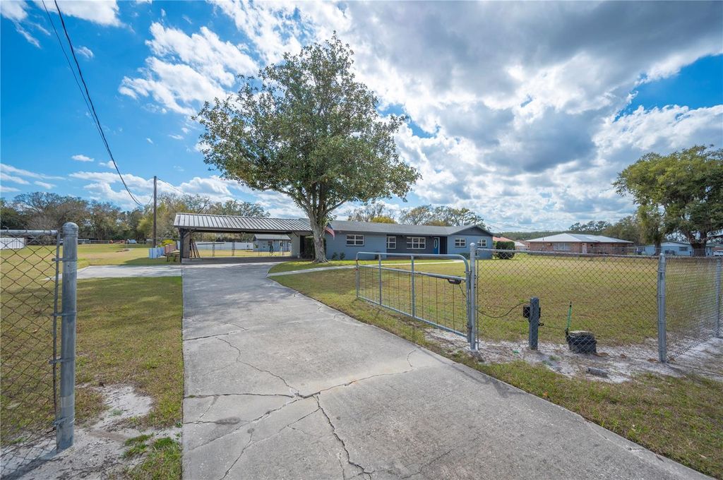 Photo of 1804 W Daughtery Road, Lakeland, FL 33810 (MLS # P4938064)