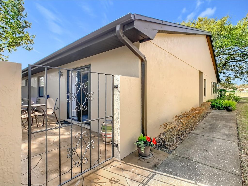 Photo of 2813 Wingfoot Ct, Winter Haven, FL 33884 (MLS # L4959887)