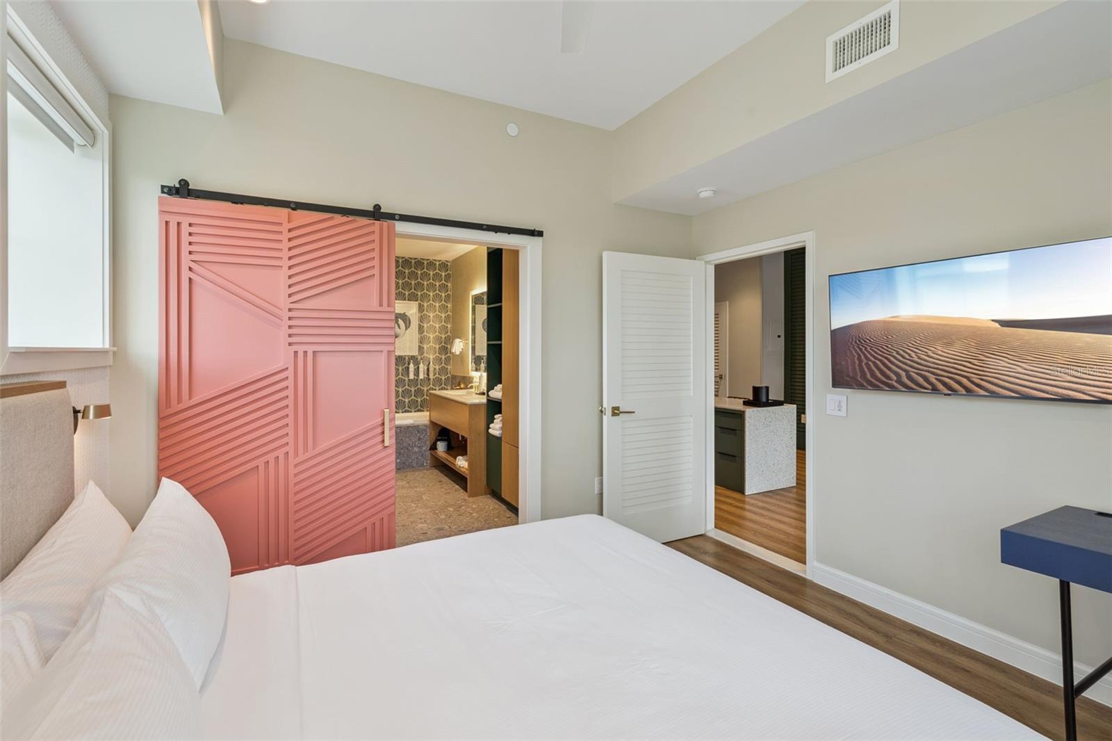 SUNSET WALK HOTEL CONDO PH 1 - Residential