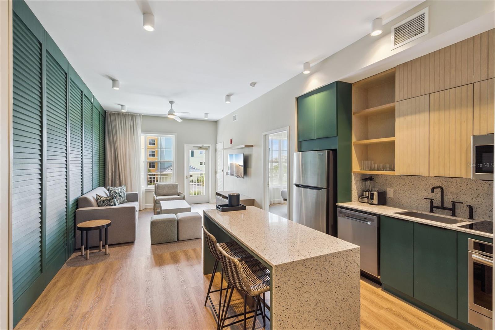 SUNSET WALK HOTEL CONDO PH 1 - Residential
