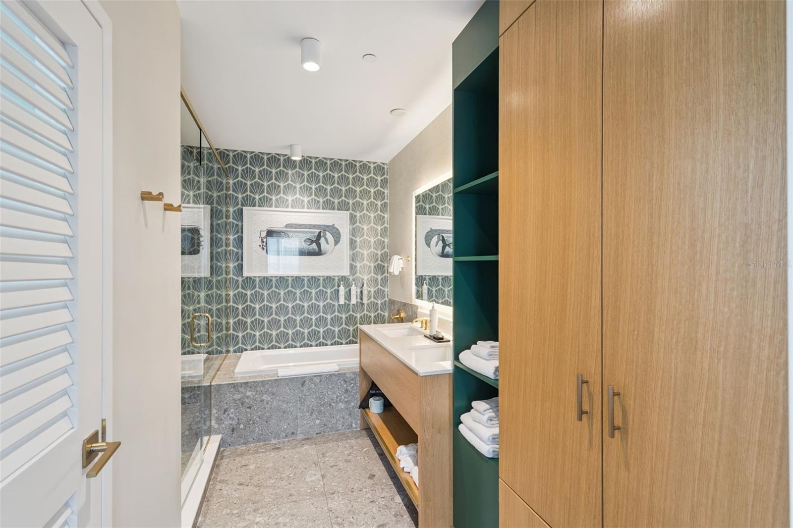 SUNSET WALK HOTEL CONDO PH 1 - Residential