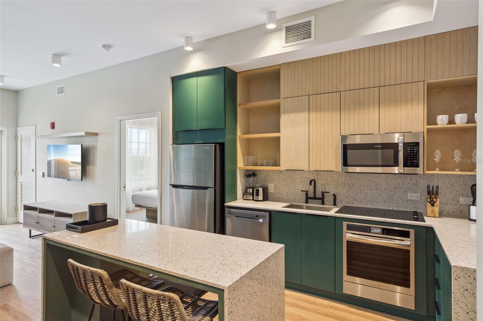 SUNSET WALK HOTEL CONDO PH 1 - Residential