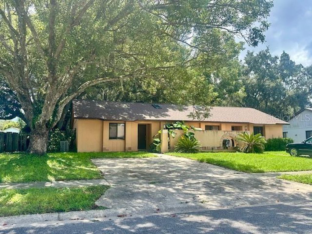 Photo of 9868 Lancewood Street, Orlando, FL 32817 (MLS # O6372669)