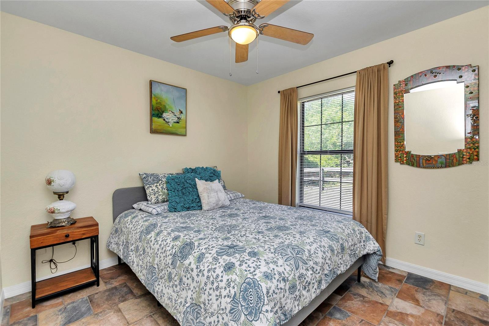 FOUNTAIN FOX FM - Residential