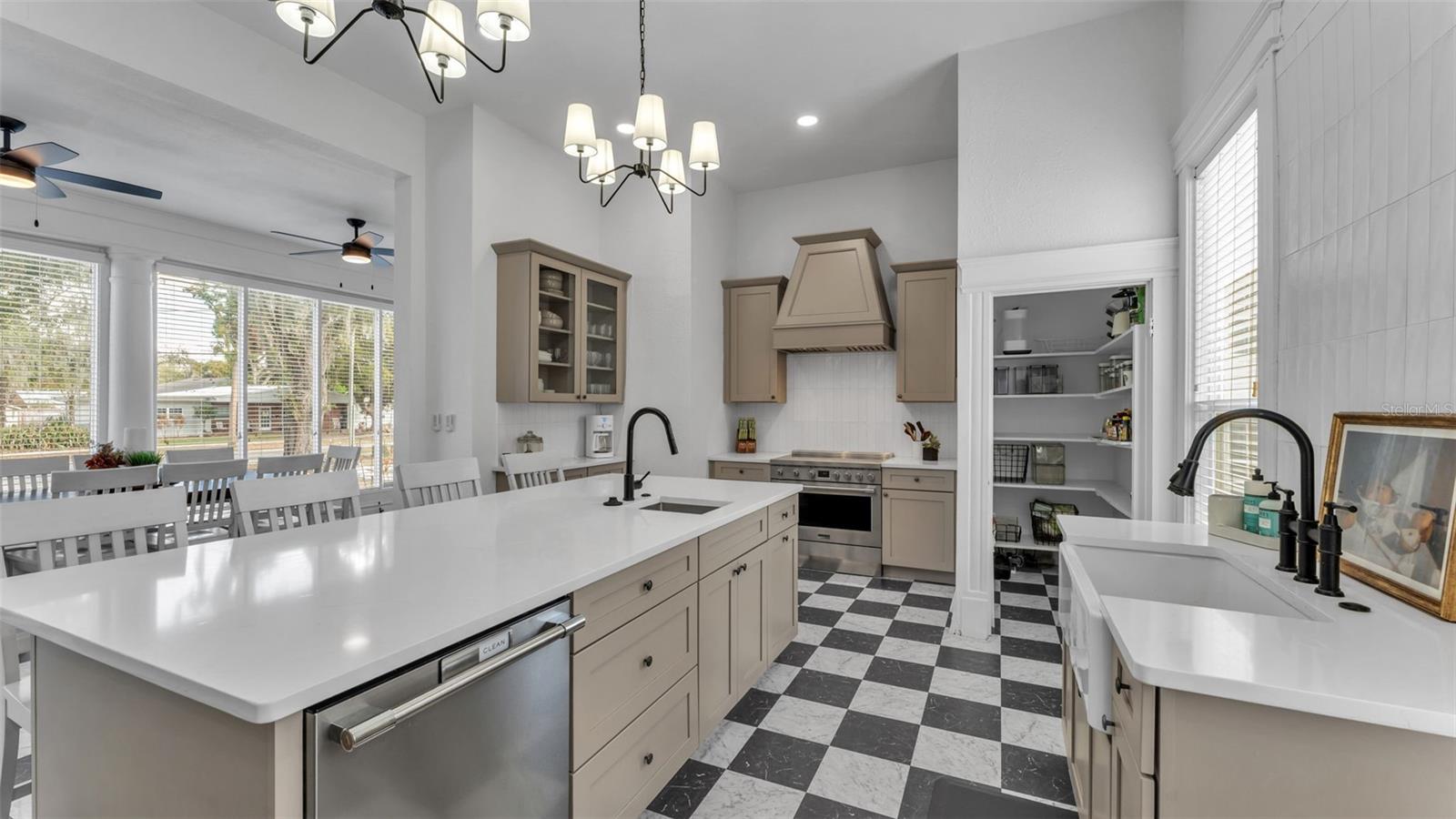 SUMMERLIN SCHOOL LANDS - Residential