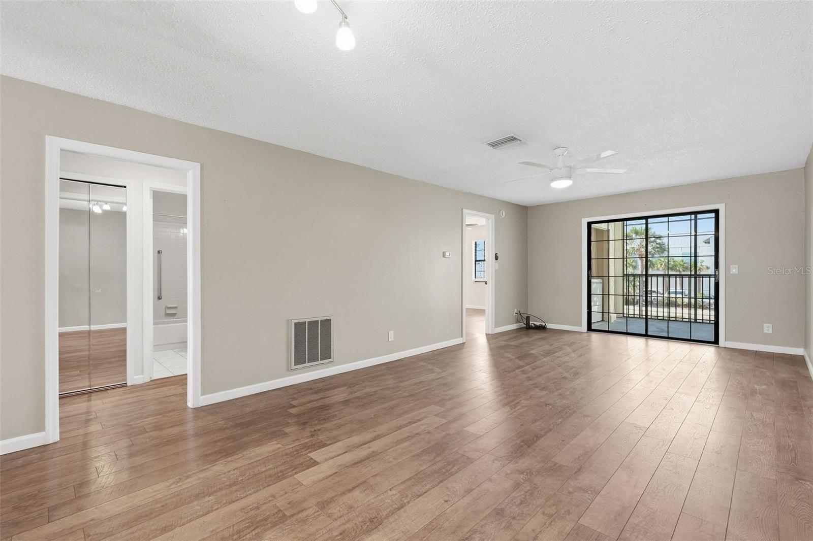HARBOR POINTE WEST CONDO - Residential