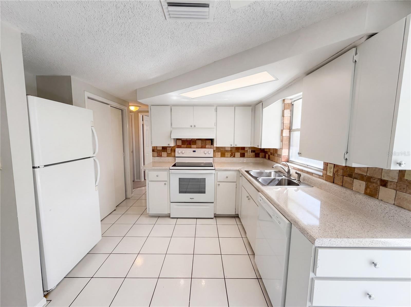 REGENCY PARK - Residential