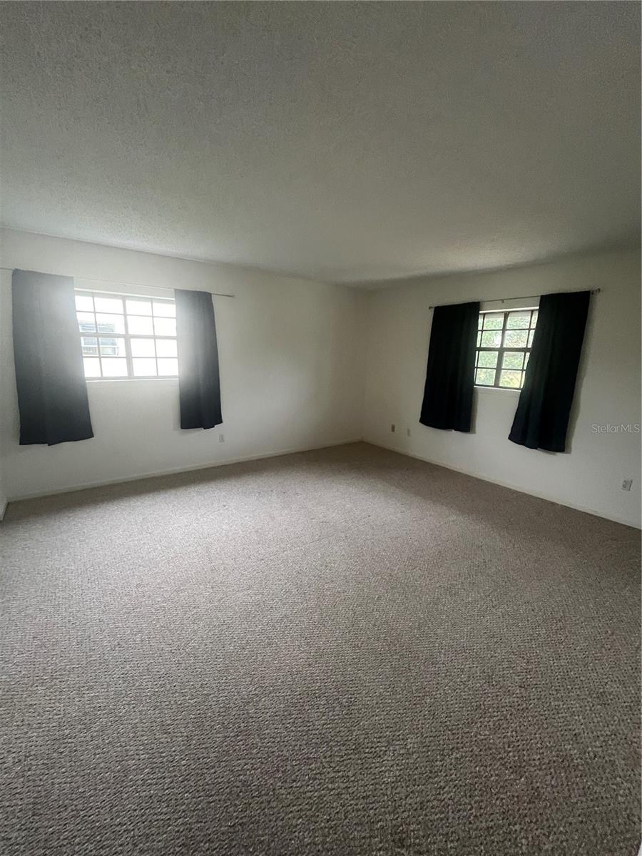 FAIRGREEN UNIT 05 - Residential Lease