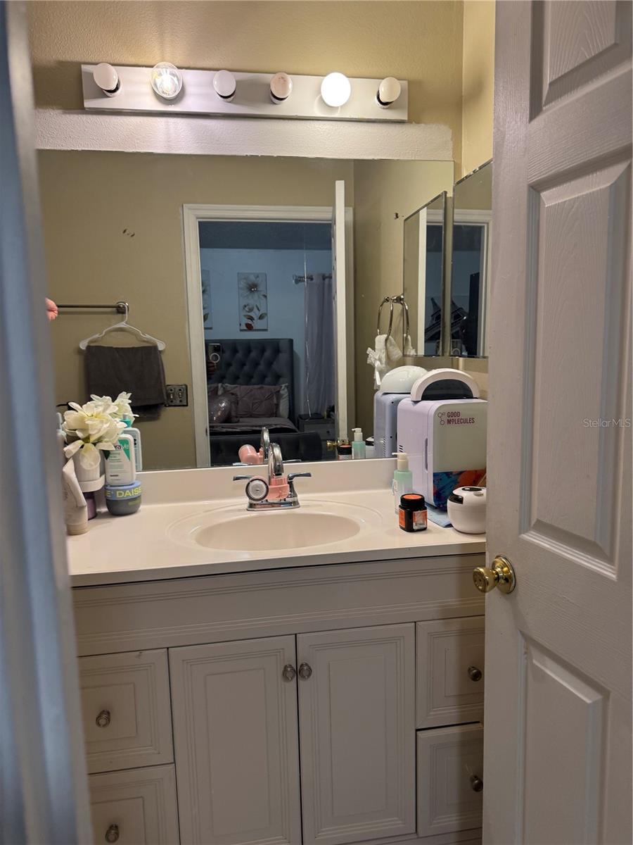 OAKS AT POWERS PARK - Residential