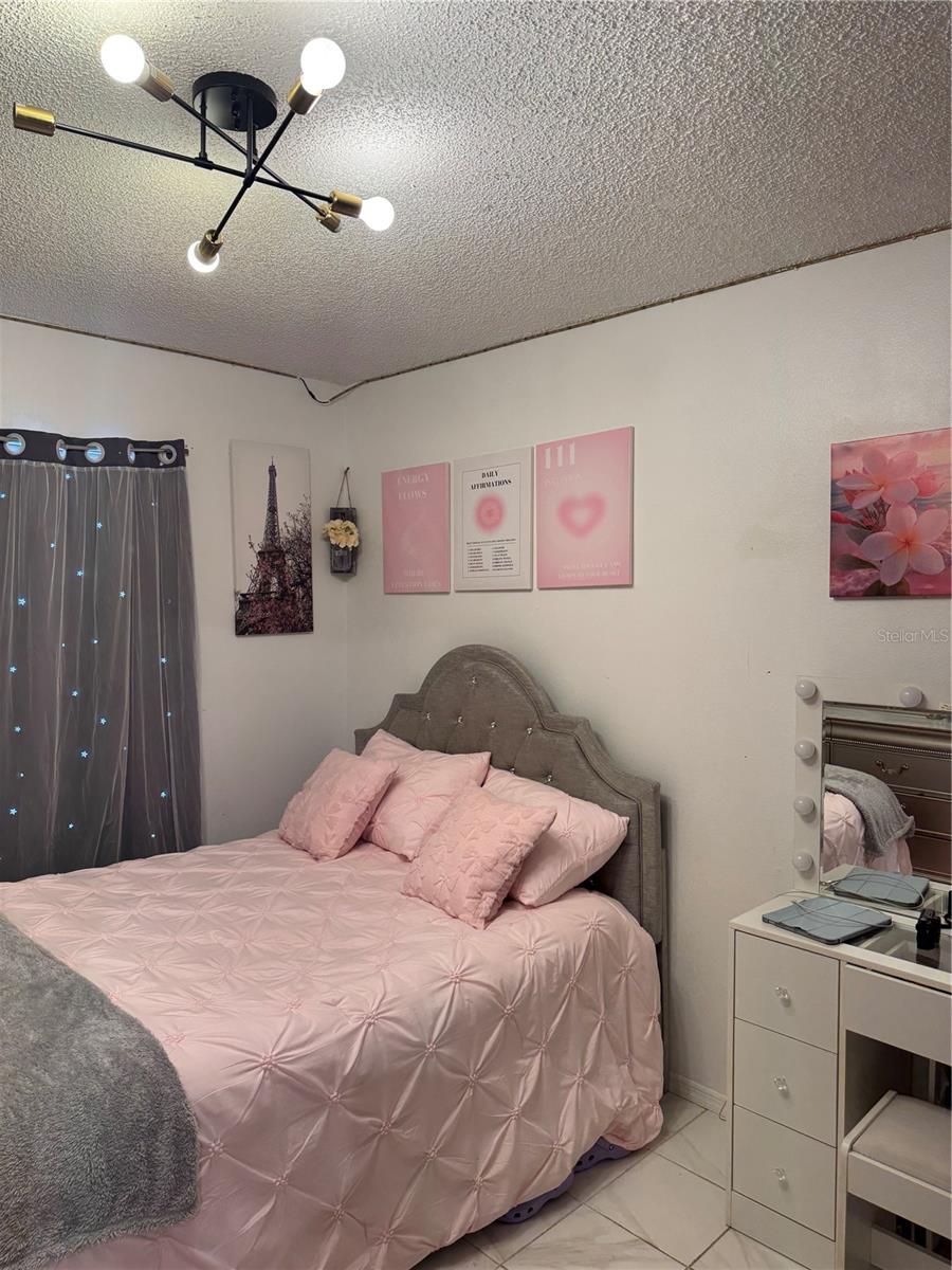 OAKS AT POWERS PARK - Residential