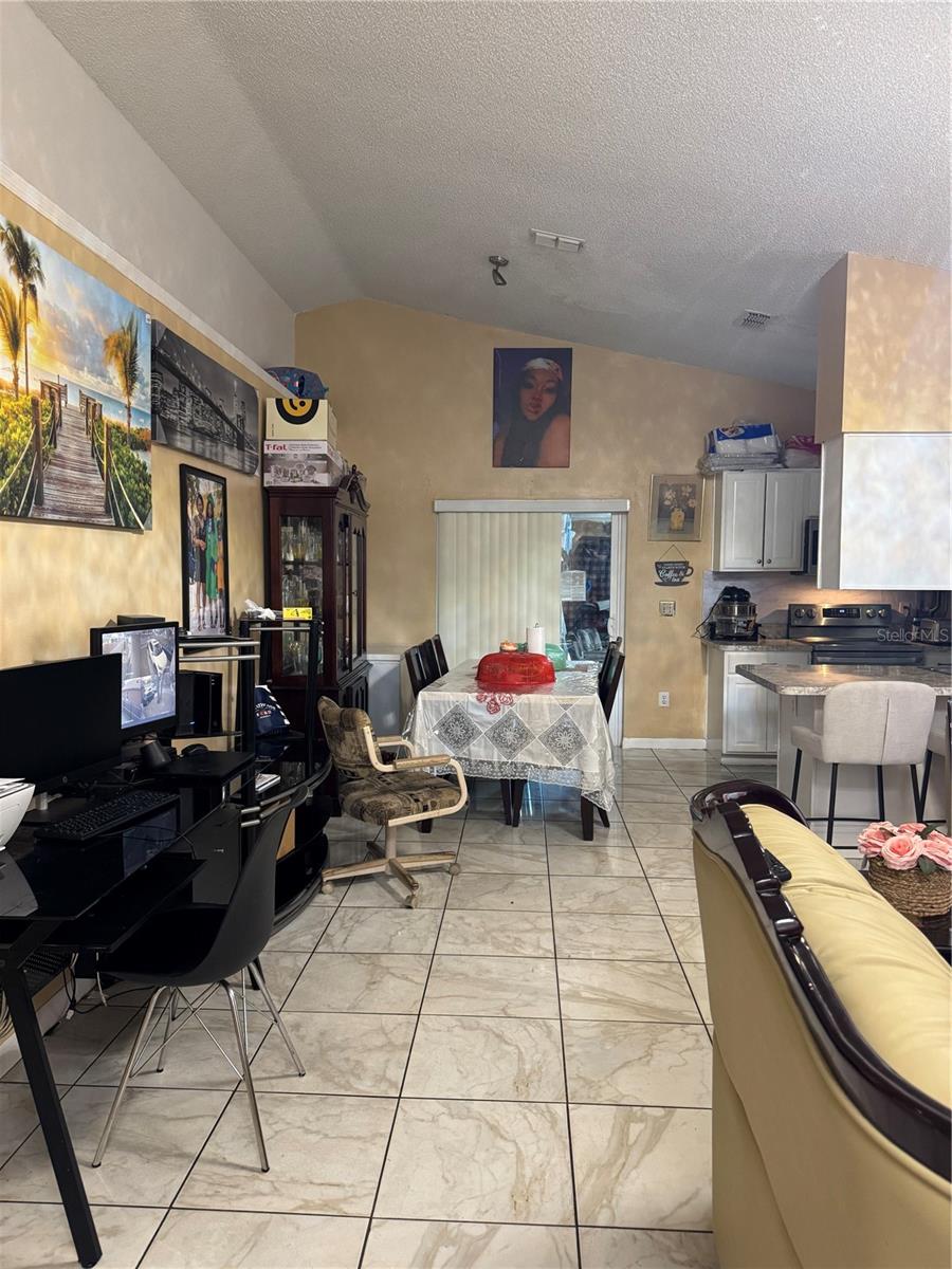 OAKS AT POWERS PARK - Residential