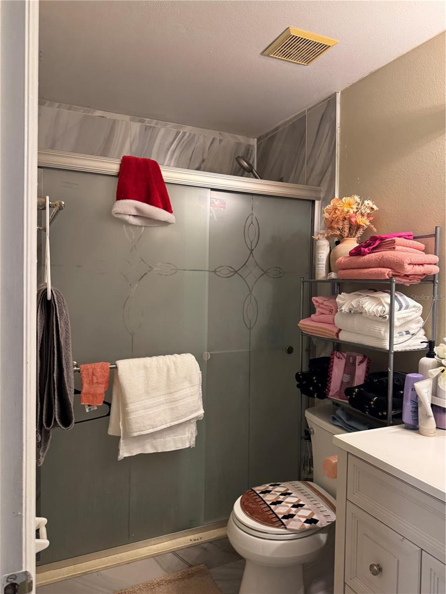 OAKS AT POWERS PARK - Residential