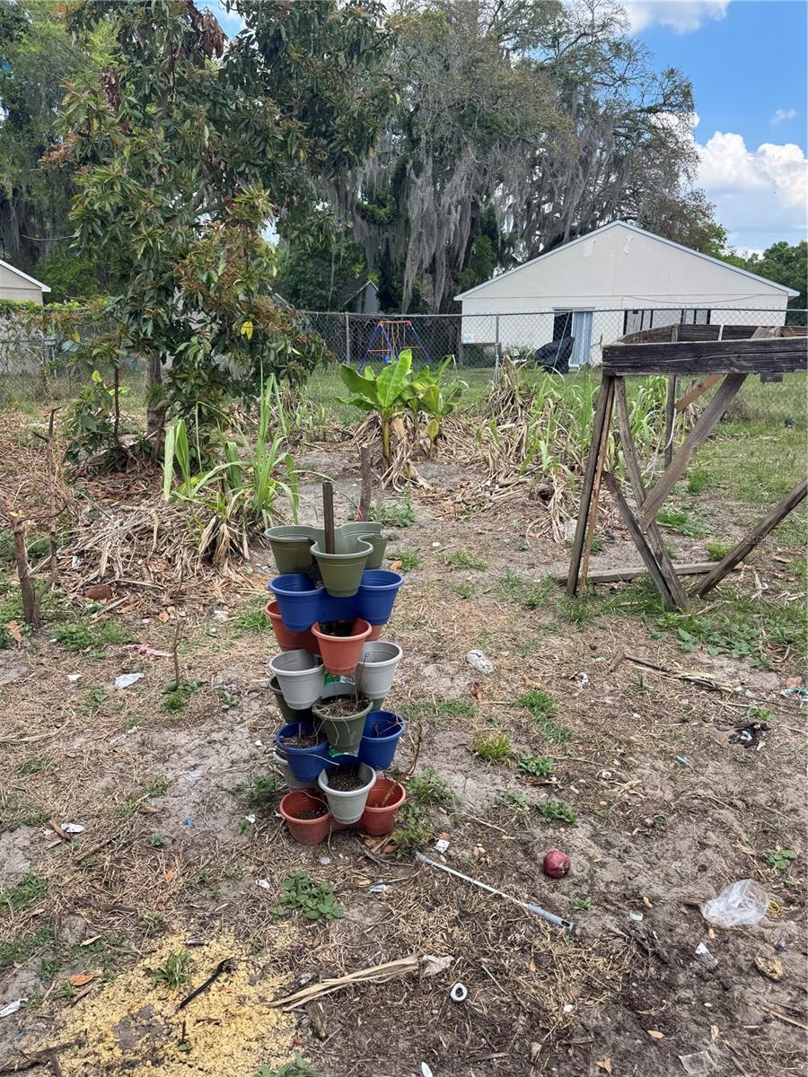 OAKS AT POWERS PARK - Residential