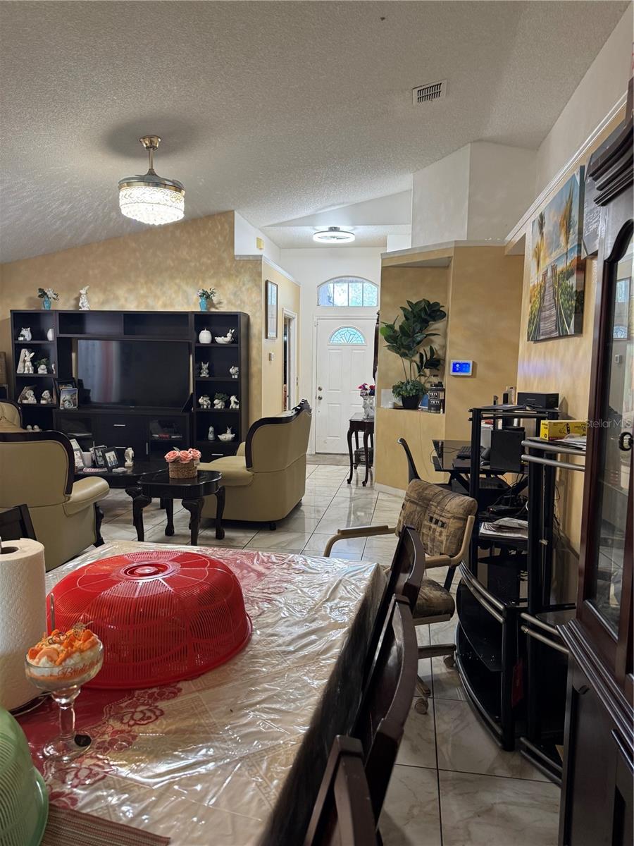 OAKS AT POWERS PARK - Residential