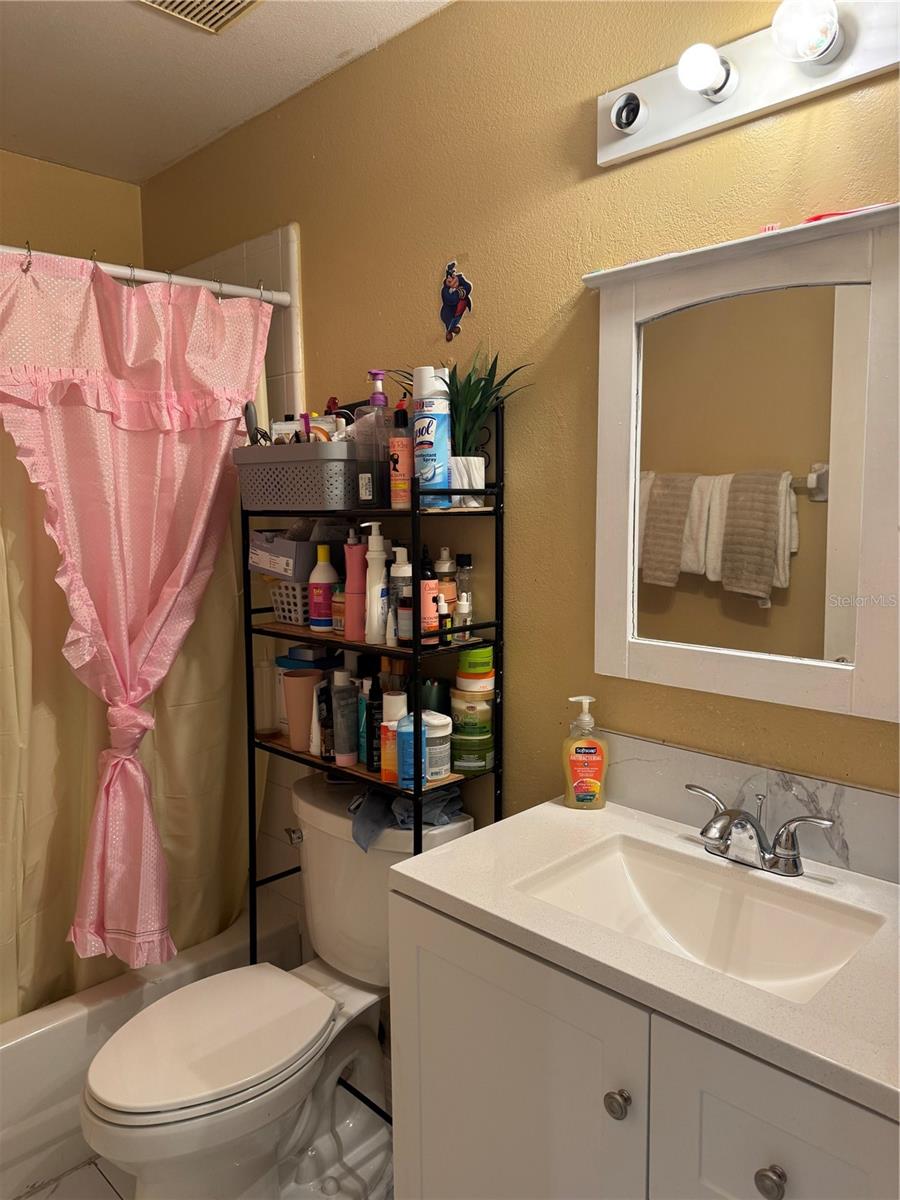 OAKS AT POWERS PARK - Residential