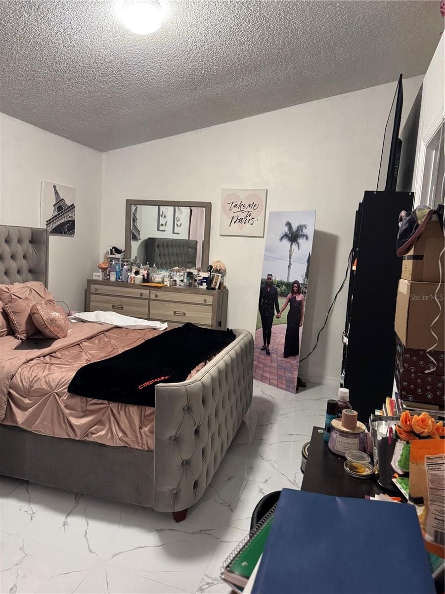 OAKS AT POWERS PARK - Residential