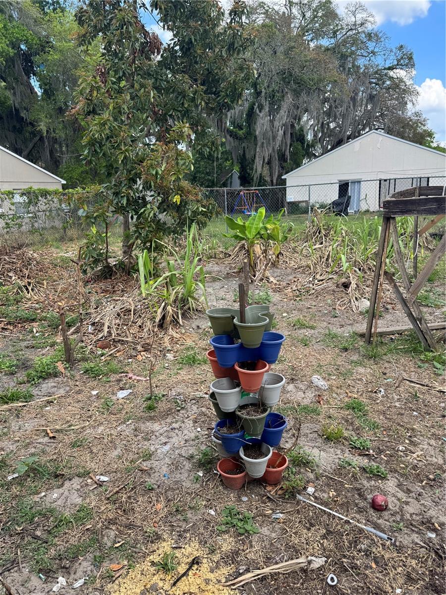 OAKS AT POWERS PARK - Residential