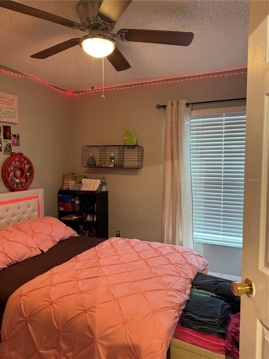 OAKS AT POWERS PARK - Residential