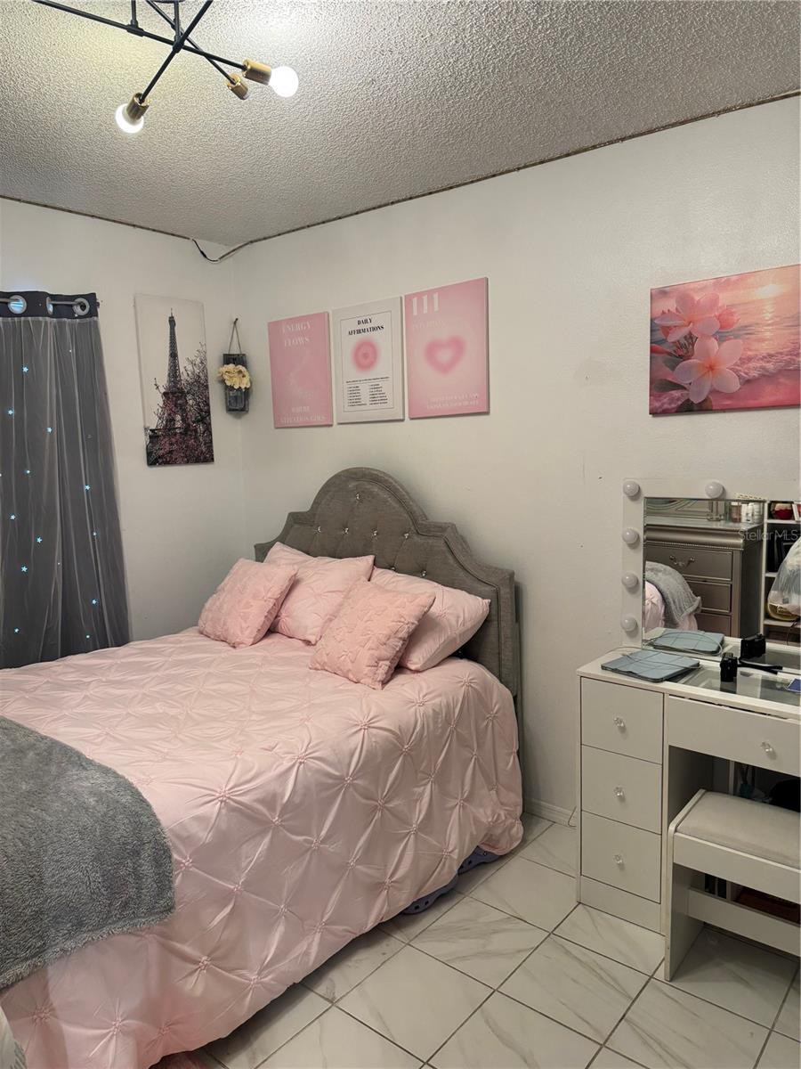 OAKS AT POWERS PARK - Residential