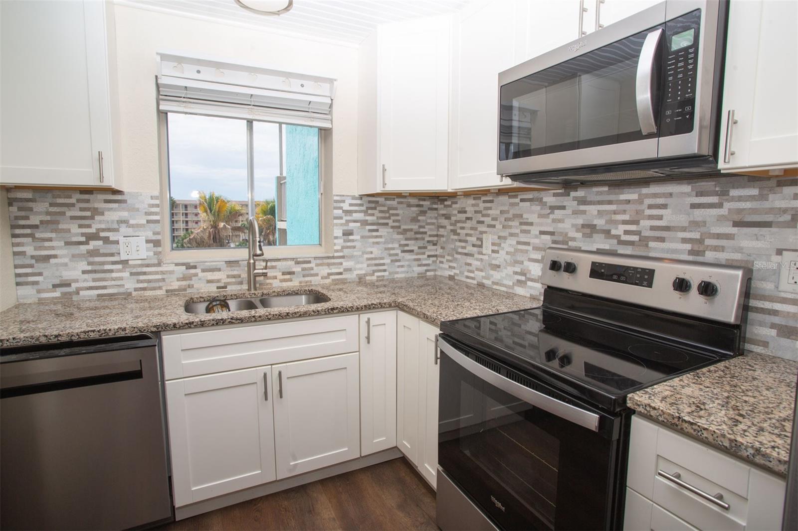 3710 LAKE BAYSHORE DRIVE k416, BRADENTON, FL, 34205 3 3710 LAKE BAYSHORE DRIVE k416
