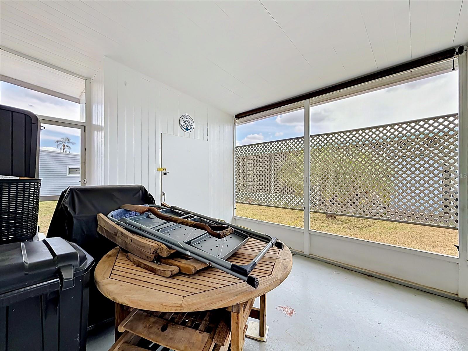 HOLIDAY SHORES MOBILE PARK UNREC - Residential