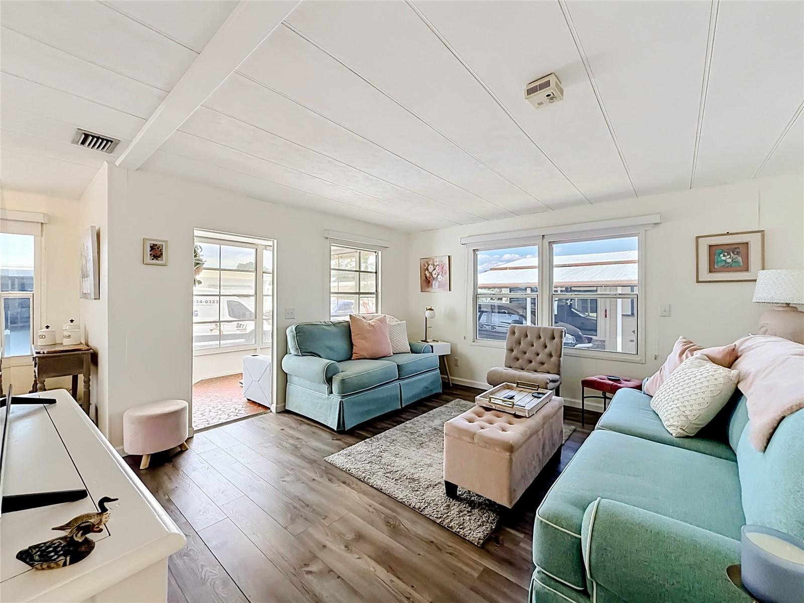 HOLIDAY SHORES MOBILE PARK UNREC - Residential