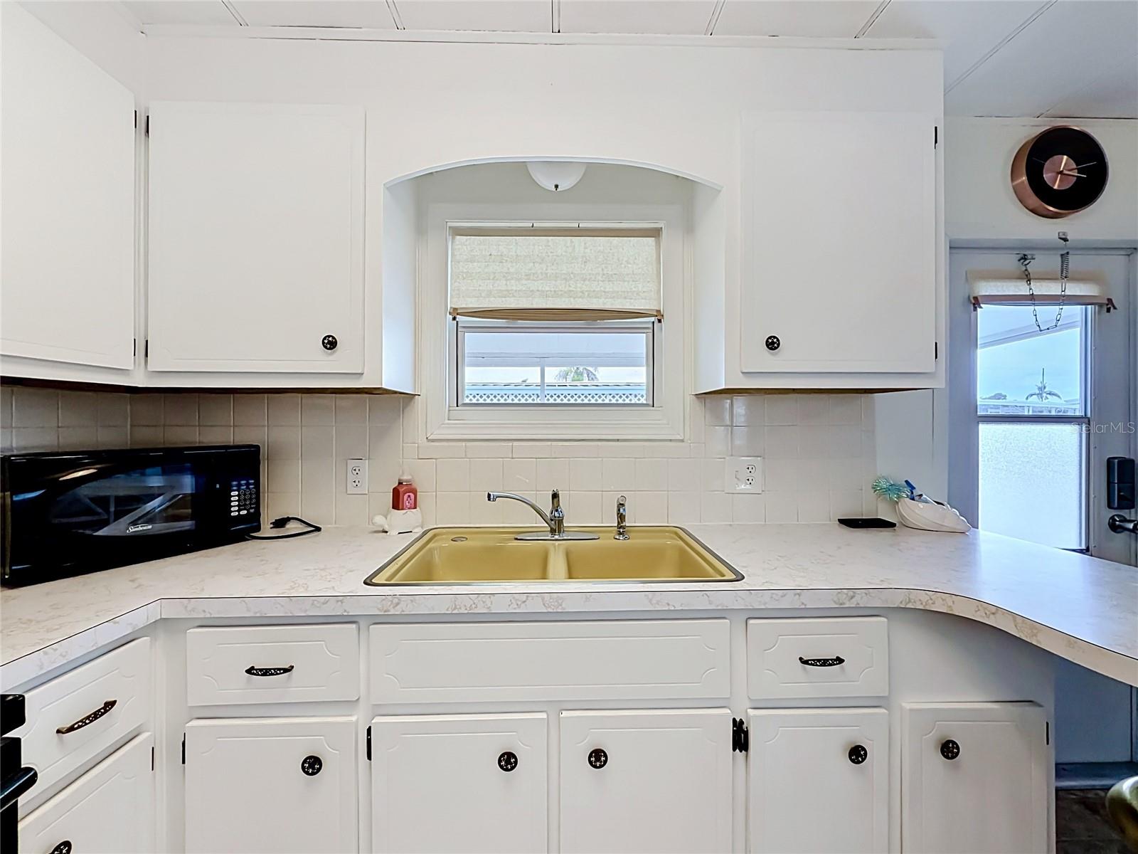 HOLIDAY SHORES MOBILE PARK UNREC - Residential