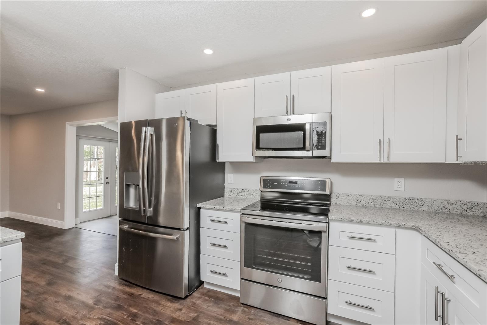 LAKE CANE HILLS ADD 01 - Residential Lease