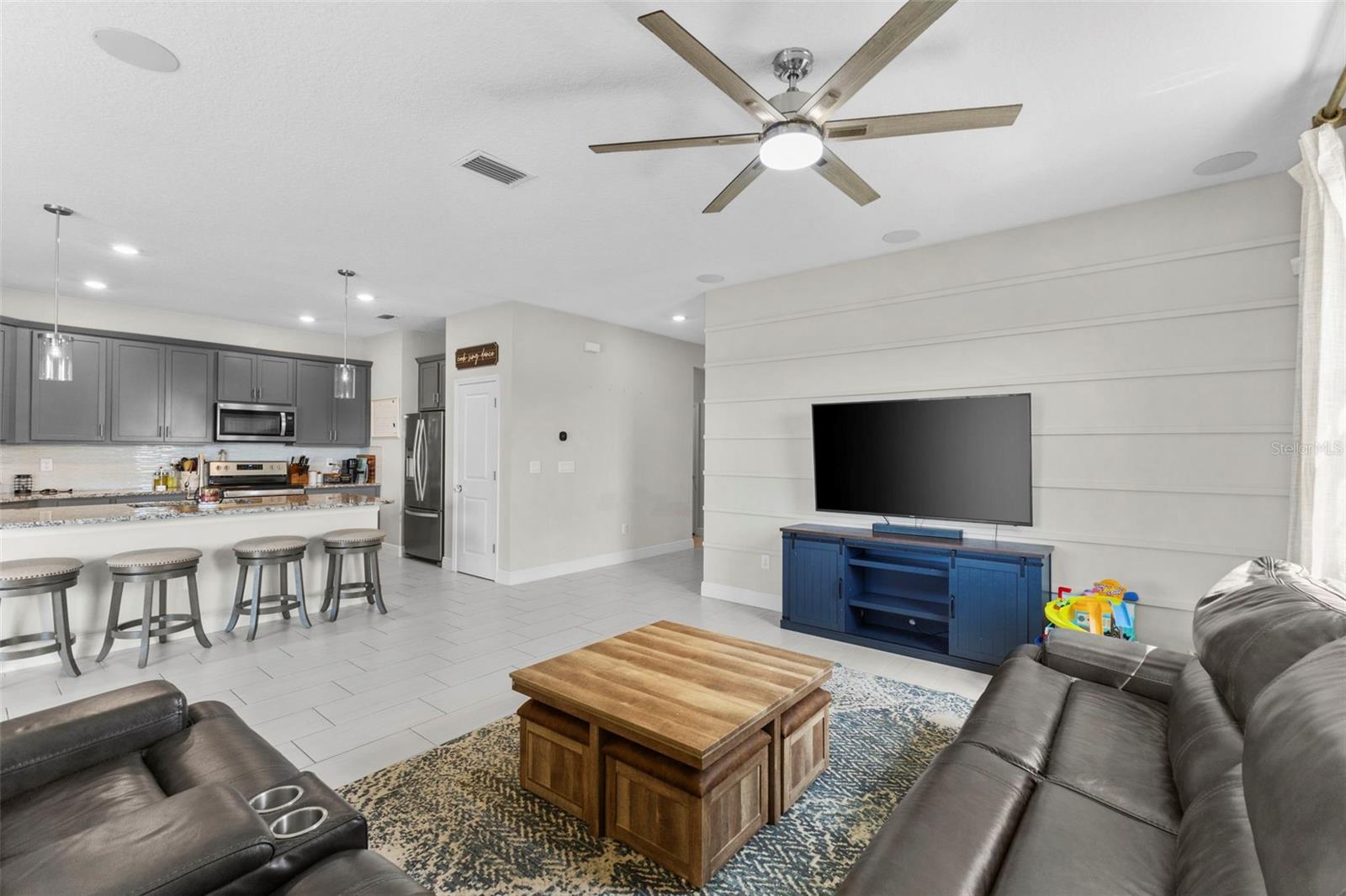 GRADY POINTE - Residential