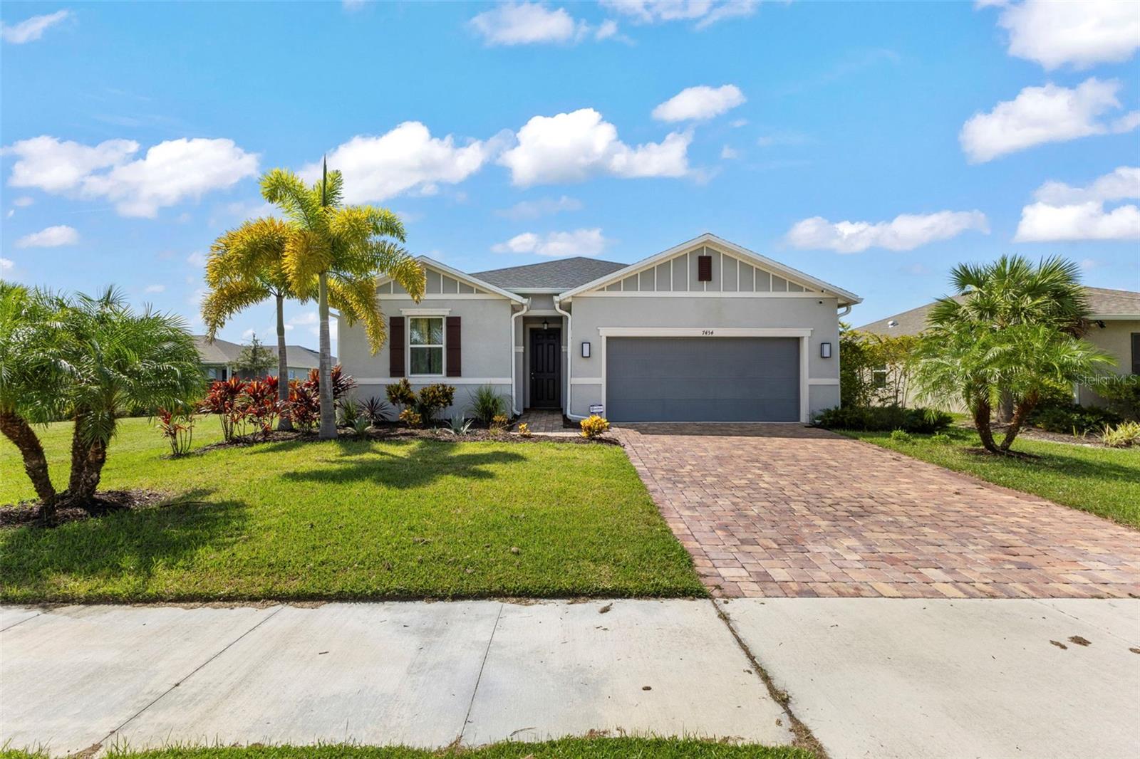 GRADY POINTE - Residential