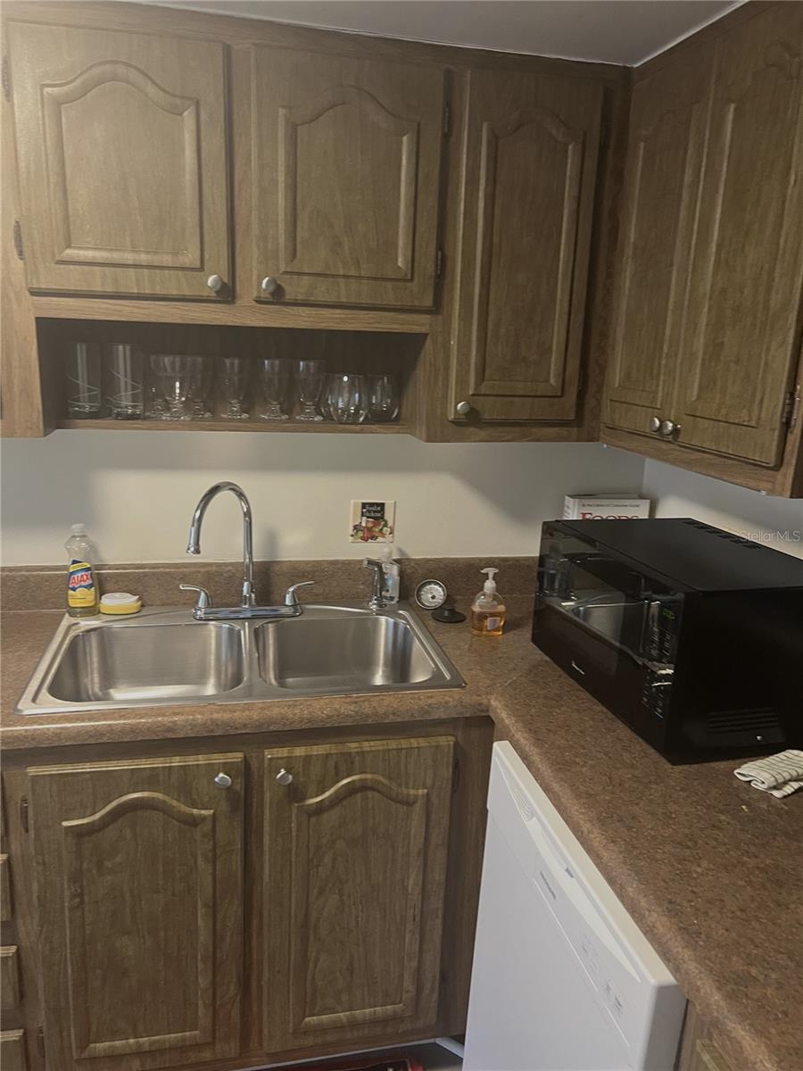 333 LAKE HOWARD DRIVE NW 302B