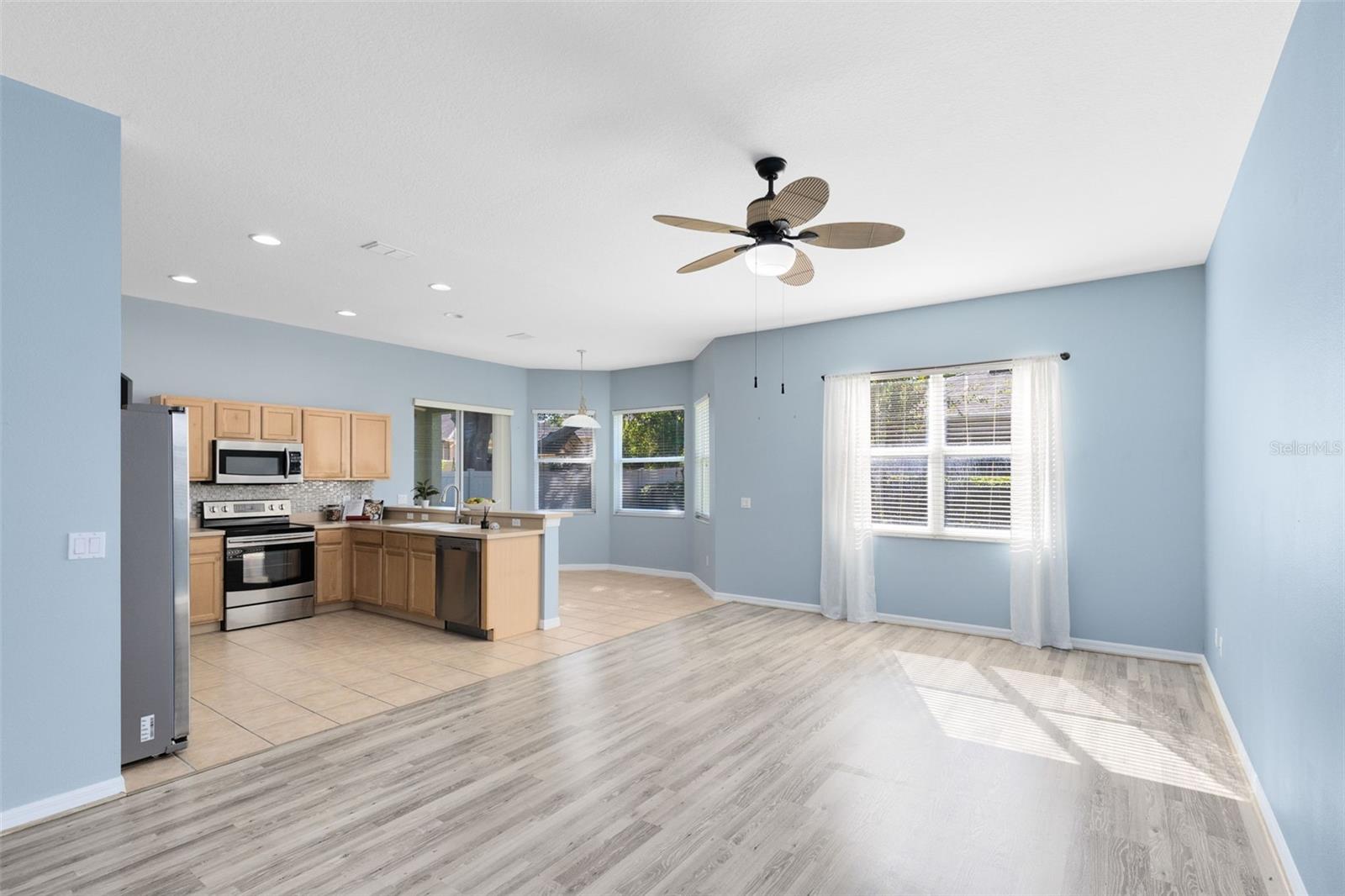 CEDAR GLEN OF ALOMA WOODS - Residential