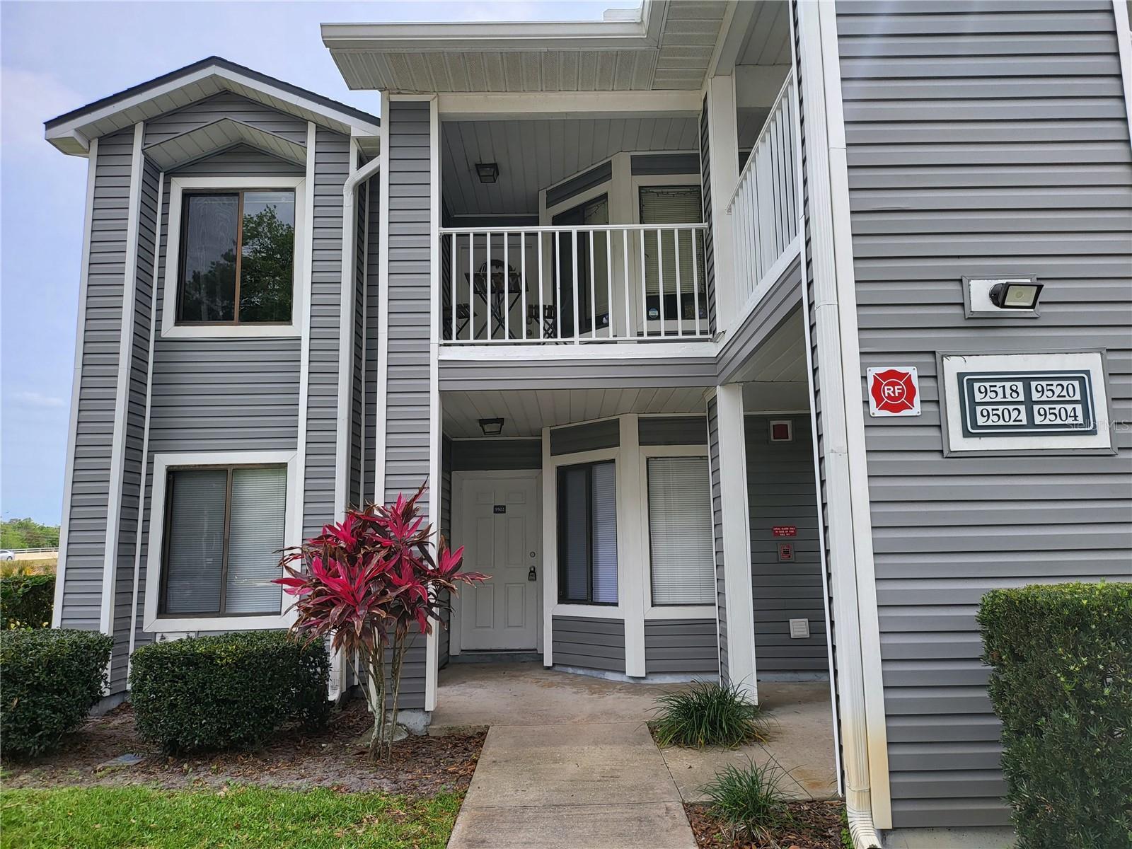 Location. Location. Location. Just minutes to Colonial dr., UCF, Valencia College, Full Sail, hospital, downtown Orlando and major highways. Two bedroom two baths first floor and corner unit in Colonial Landings. Open floor plan with a breakfast nook. New interior paint, ceramic tiled flooring in the entire unit, ceiling fans in bedrooms and all appliances included. Lots of privacy offered with the rear of unit overlooking greenbelt. community amenities include pool and tennis courts.