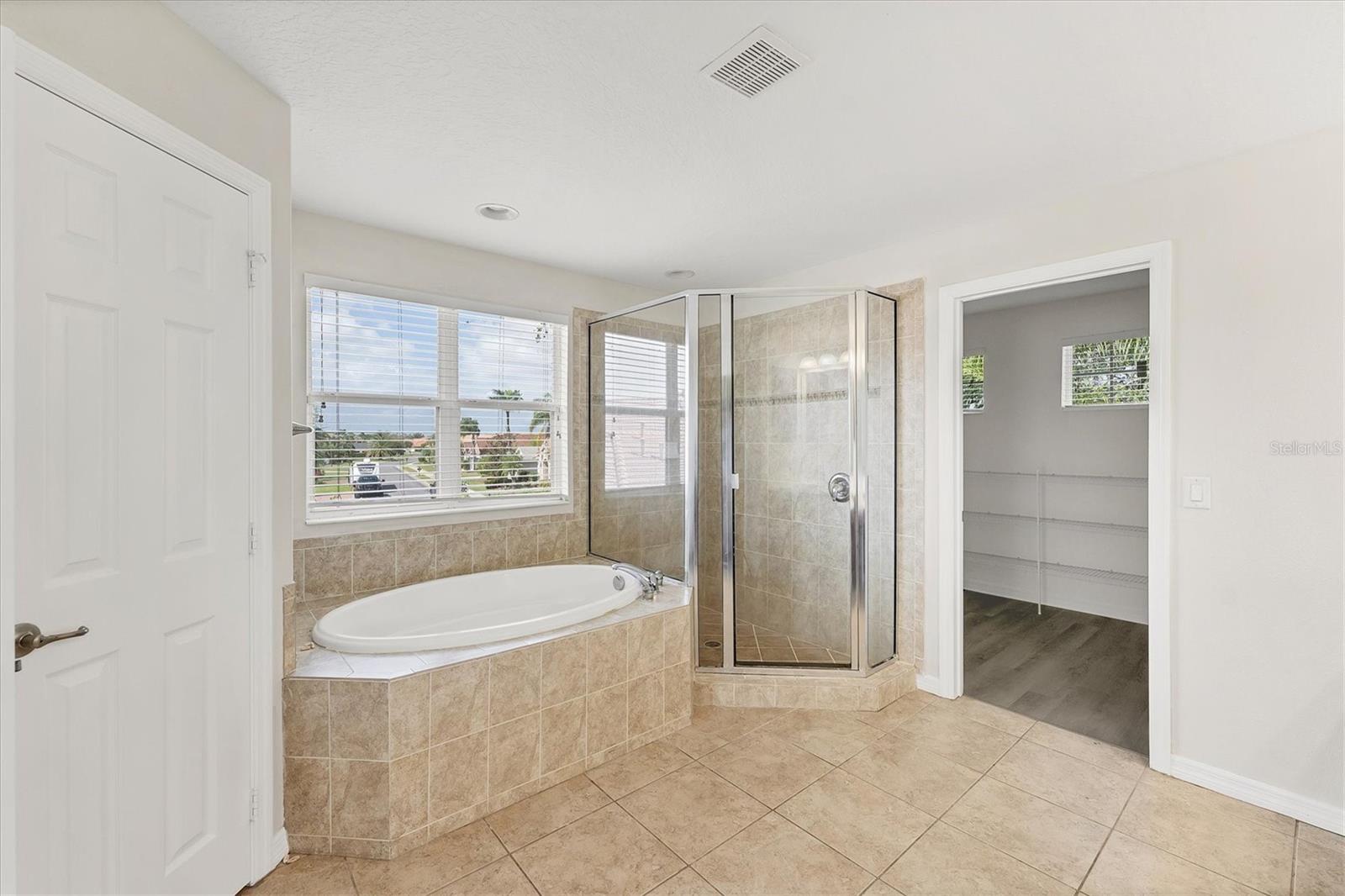 RIVER PLACE - Residential