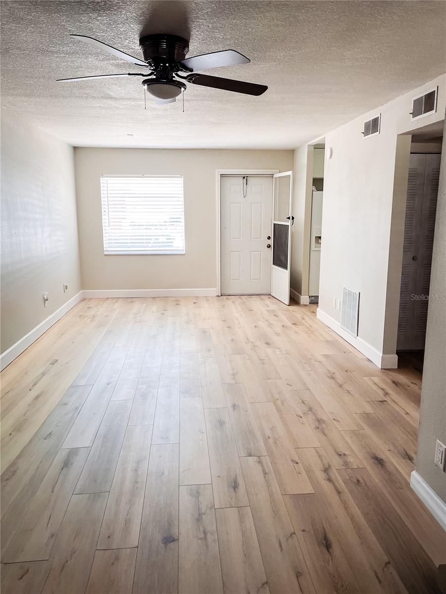 HILL CREST VILLAS - Residential