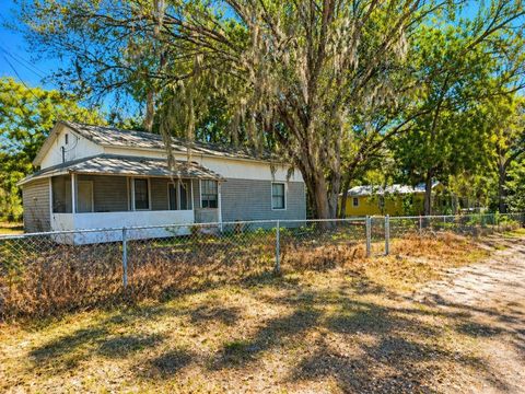 Photo of 851 SE 23rd Street, Gainesville, FL 32641 (MLS # GC539578)