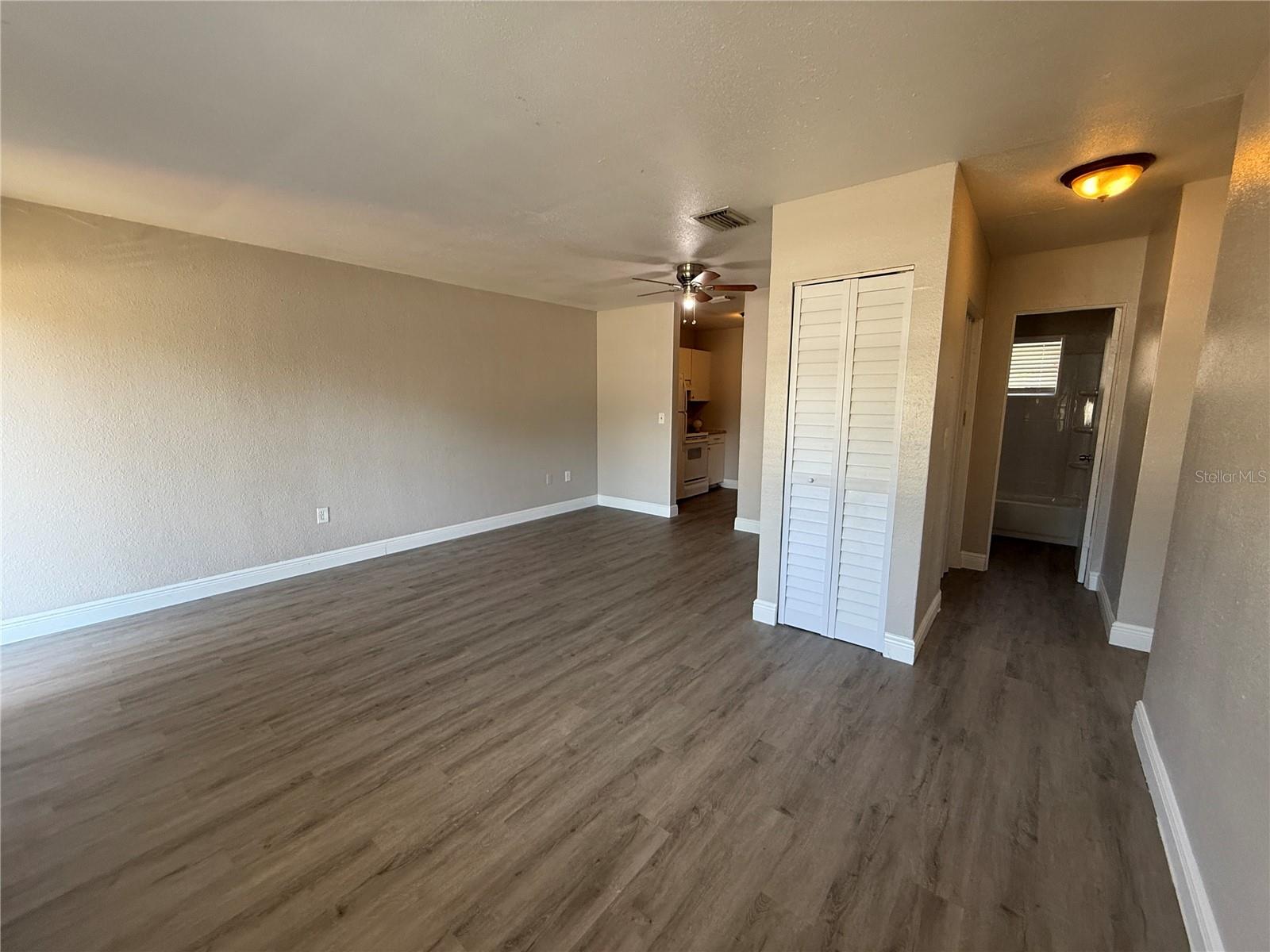 HILLCREST PARK 1ST ADD - Residential Lease