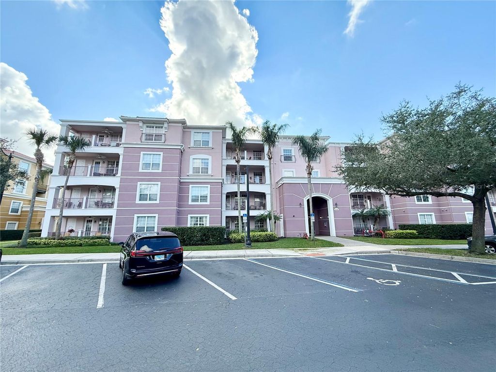 Photo of 5048 Shoreway Loop #404, Orlando, FL 32819 (MLS # O6386974)