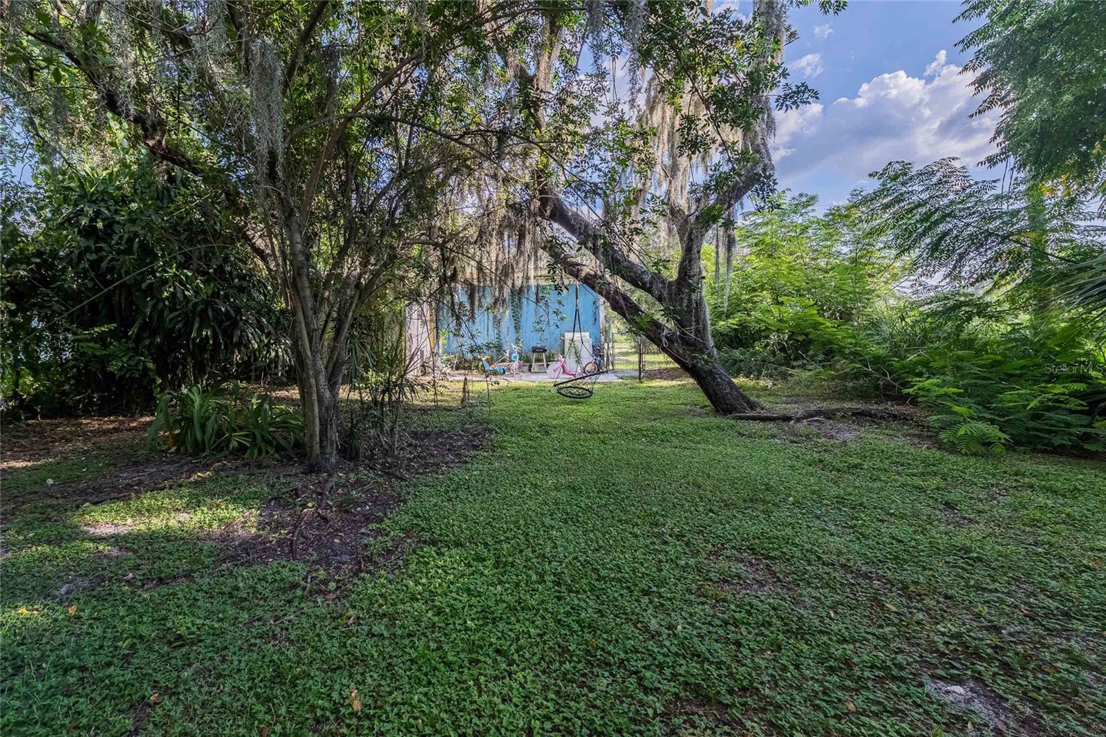 COUNTRY CLUB ESTATES SUB - Residential